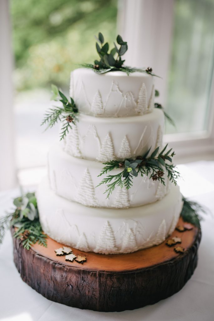 Gâteau de mariage, Comment décorer un gâteau de mariage ?