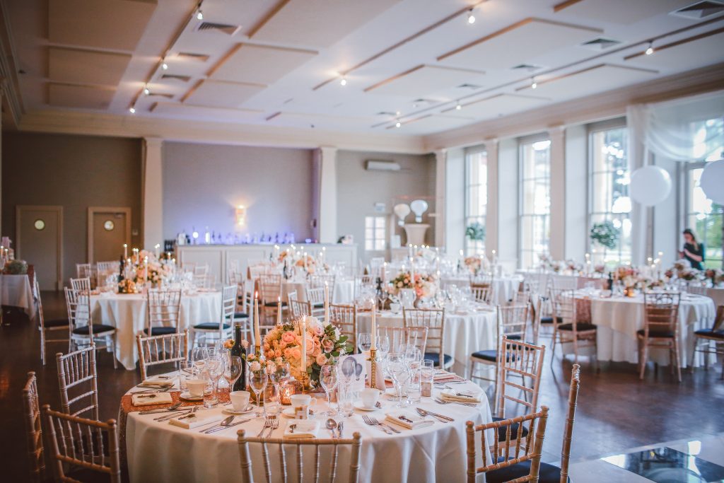 table de mariage, Comment décorer une table de mariage ?